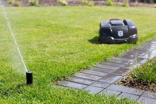 landschafts-und-gartenbau-muensterland-plus-maehroboter_wasserdicht